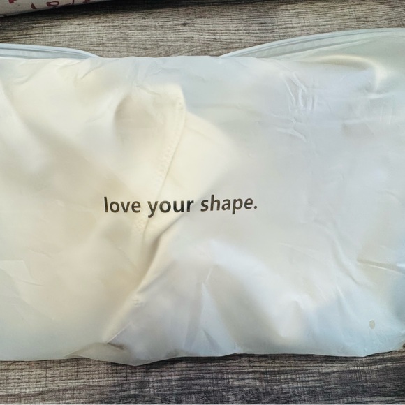 Black and Cream Women's Intimates Set,Bras! Set of 2! - Picture 6 of 8